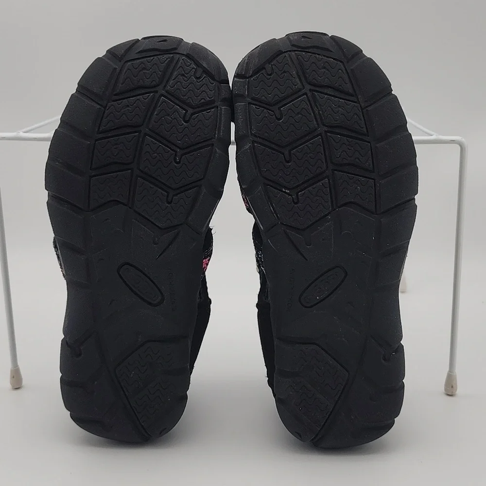 3 Listings 15$! KEEN Girls Sandals